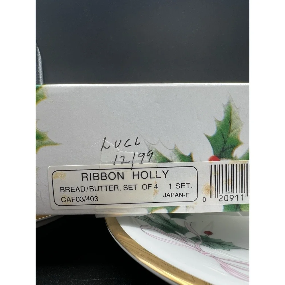 Mikasa Ribbon Holly Christmas 5/8